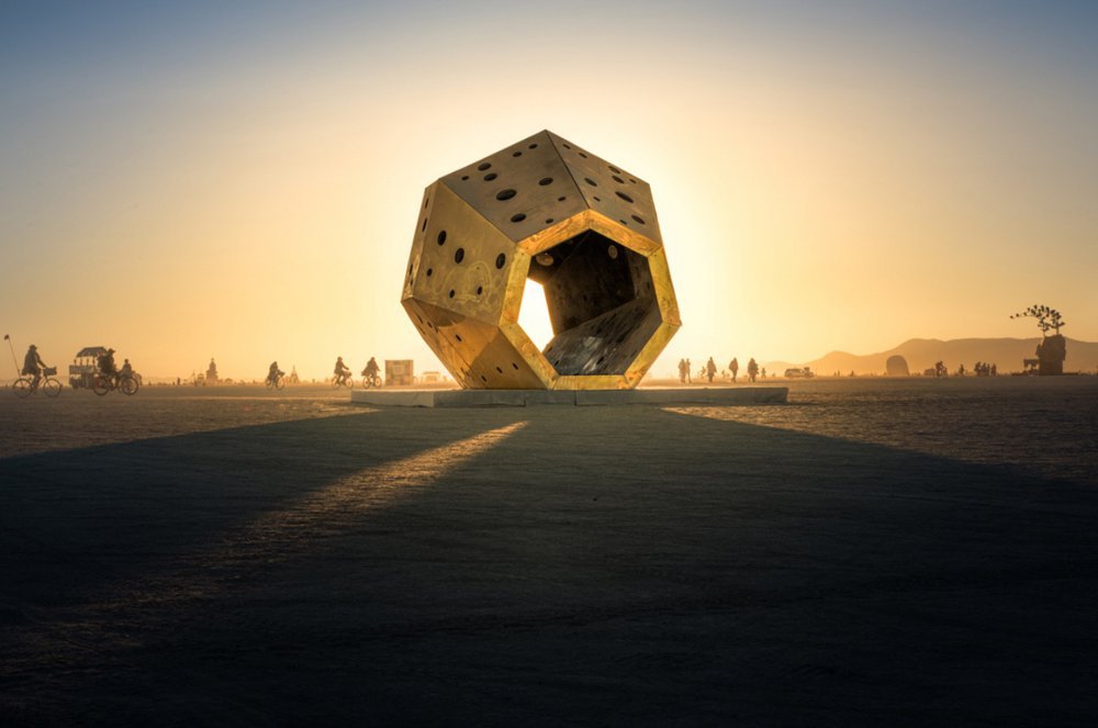 Afiche de "Una chilena en el Festival Burning Man"