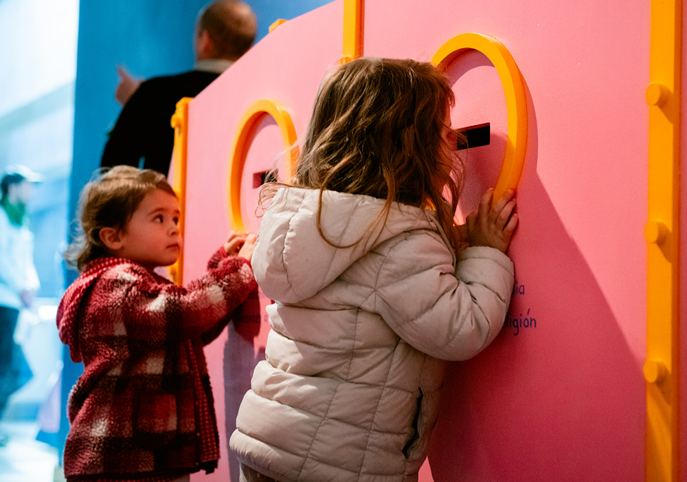 Afiche del evento "¡Niñas y niños tenemos derechos! - Mes de los Públicos"