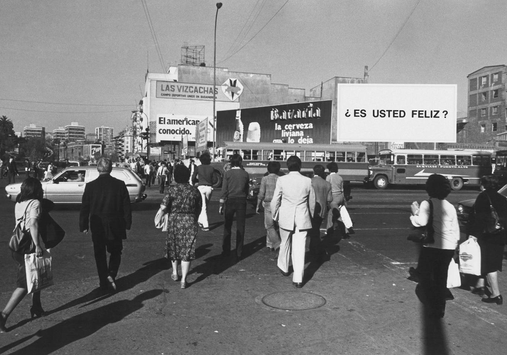 Afiche del evento "Alfredo Jaar. El lado oscuro de la luna"