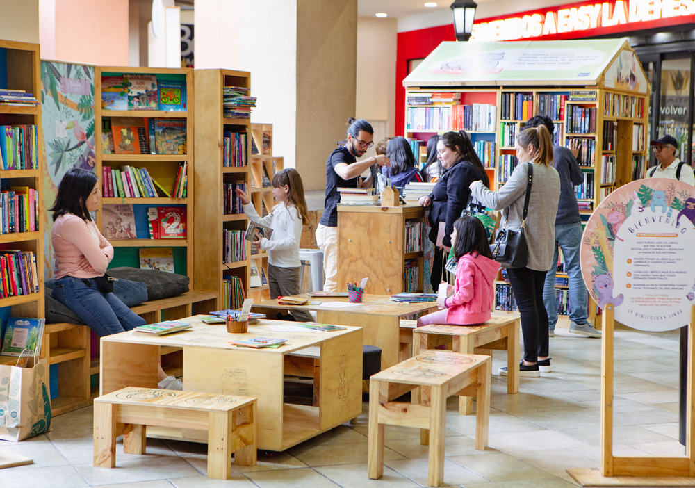 Afiche del evento "Jornada de intercambio de libros: La casita de los libros"