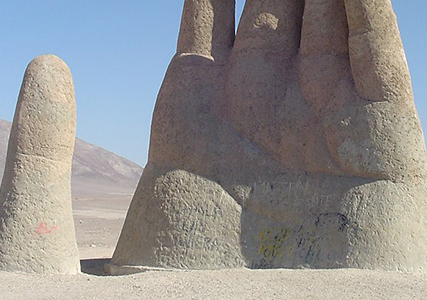 Afiche del evento "La epopeya de una mano en el desierto"