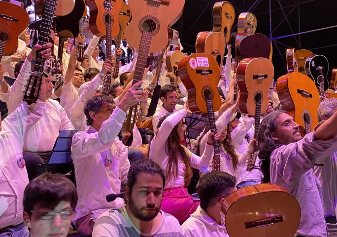 Afiche del evento "Mil guitarras y mil voces para Víctor Jara 2023"
