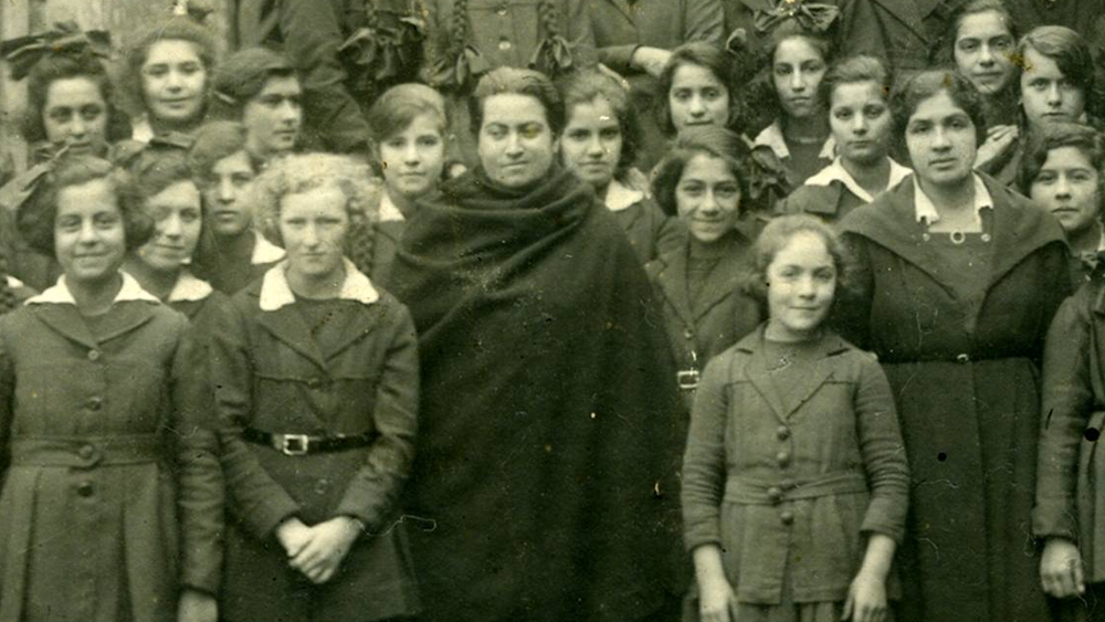 Afiche del evento "Gabriela Mistral: 100 años en Temuco"