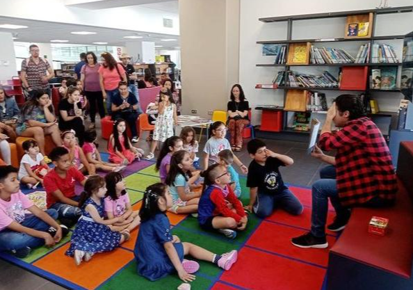 Afiche del evento "Biblioviernes en la Biblioteca Regional Gabriela Mistral"