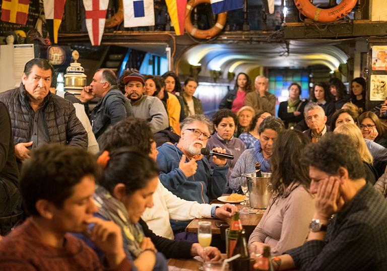 Afiche del evento "¿Horror, humor y amor hacen comprensible lo incomprensible? Café filosófico"