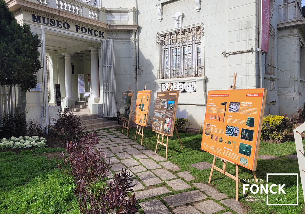 Afiche del evento "Museo Fonck te invita a una exposición gráfica sobre pueblos originarios"