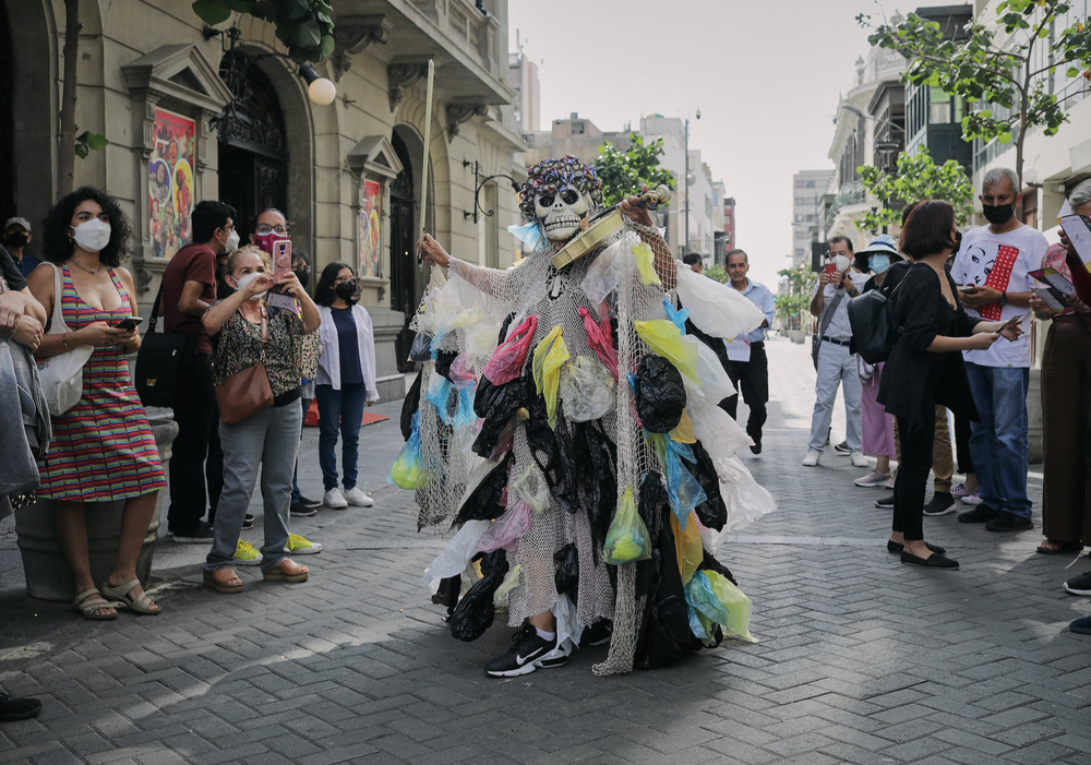 Afiche del evento "Desde lejos he venido. El teatro es un sueño - Festival Teatro a Mil 2024"