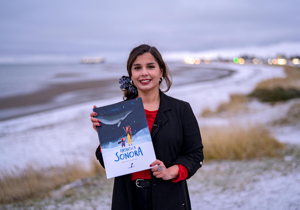 Afiche del evento "Descarga el libro Antártica sonora"