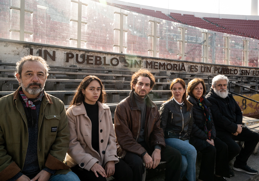Afiche del evento "Primavera con una esquina rota - Festival Teatro a Mil 2024"